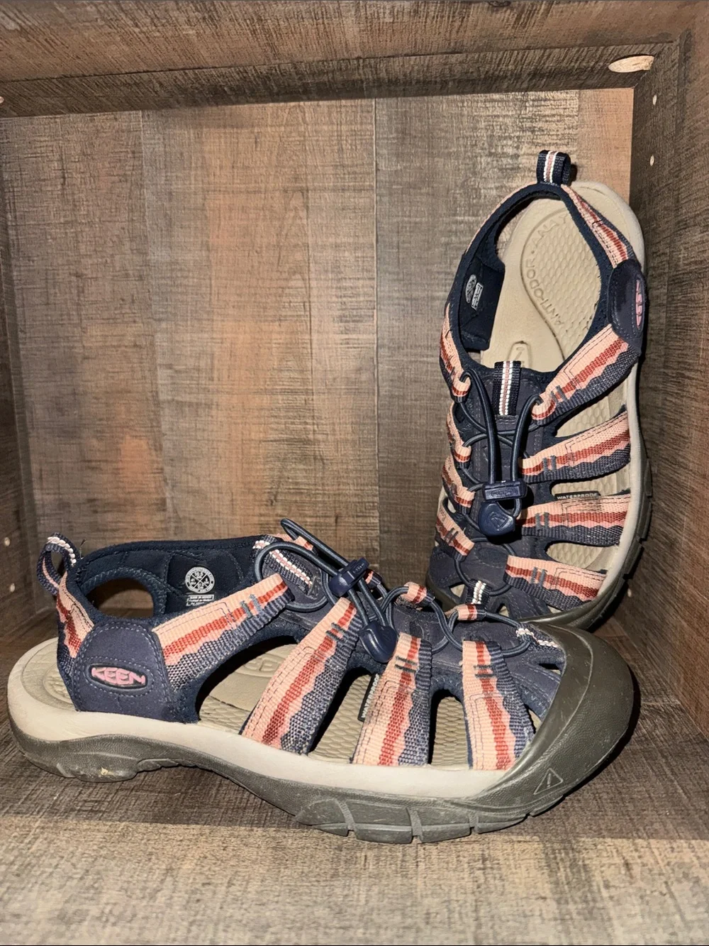 KEEN WHISPER women sandals-size 10.5
